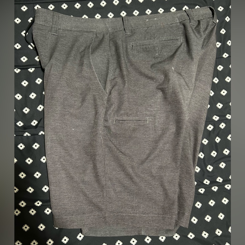 Used Men’s CSG (Champs Sports Gear) dark charcoal grey/ black shorts - size 38 - Picture 5 of 16